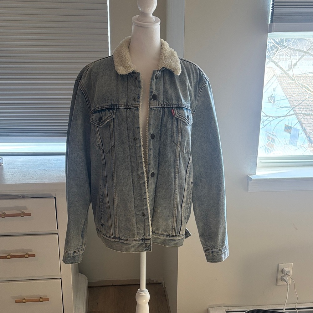 Levi's Light Blue Denim Jacket with Cream Sherpa Collar